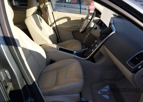 2016 Volvo Xc60 T5 Drive-E Premier z USA, uszkodzony, nr VIN YV440MDK7G2787643